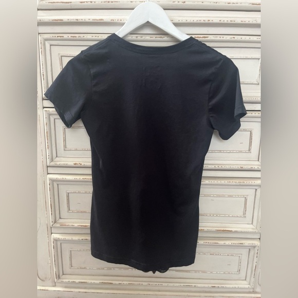 🖤 MY FEET HURT FROM KICKING SO MUCH…! Nike dri-fit tshirt size sm-see video 🎥 - Picture 5 of 10